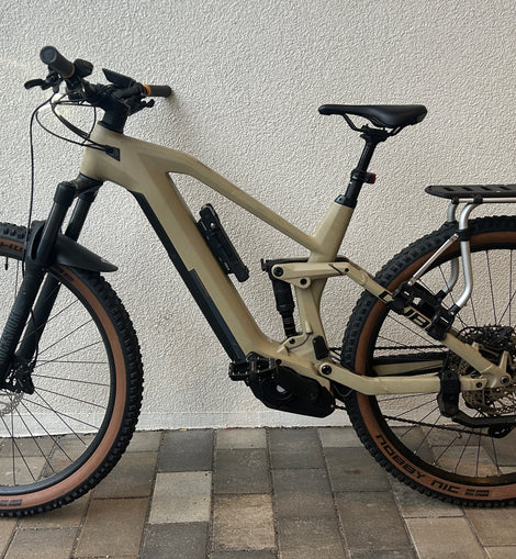 E-Bike CUBE Stereo Race 140R | nur 567km L UVP: 4499€